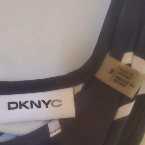 DKNYC Women's Geometric Jumpsuit. - Picture 9 of 11